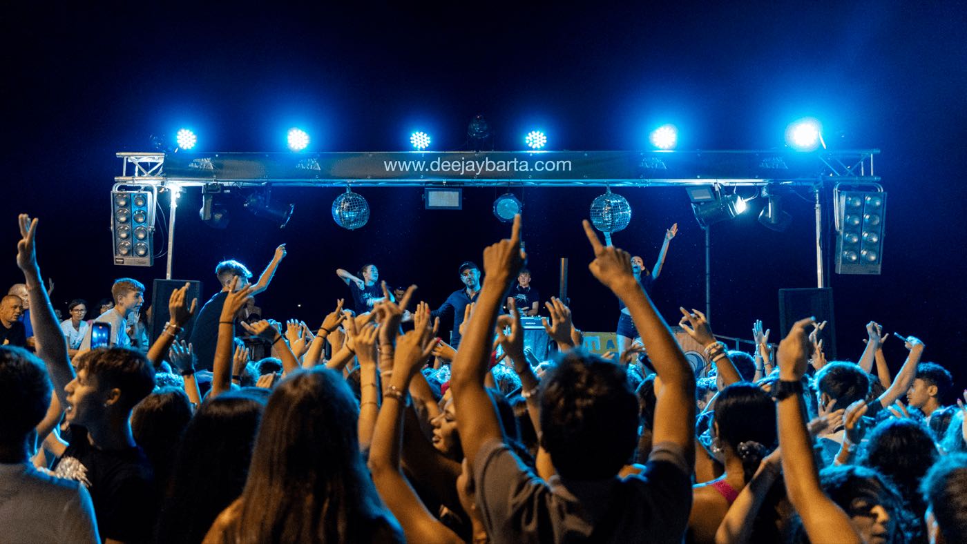 Struttura palco con impianto luci